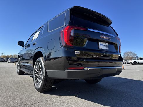 New 2026 GMC Yukon Elevation image 8