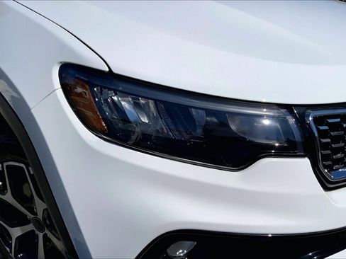 Used 2025 Jeep Compass Limited w/ Sun & Sound Group image 25