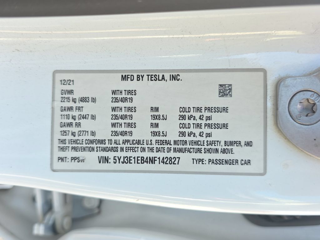 Used 2022 Tesla Model 3 Long Range AWD/4WD image 18