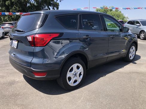 Used 2019 Ford Escape S image 2