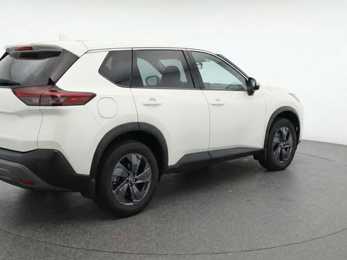 Used 2025 Nissan Rogue SV image 9