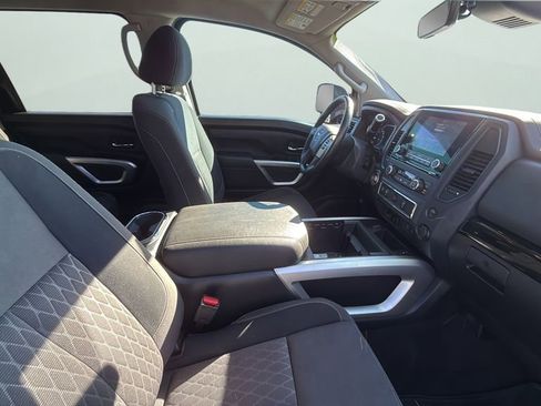 Used 2024 Nissan Titan SV w/ SV Convenience Package image 23