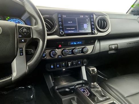 Used 2022 Toyota Tacoma TRD Sport w/ Technology Package AWD/4WD image 51