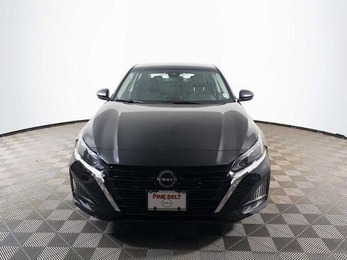 Certified 2025 Nissan Altima 2.5 S FWD image 2