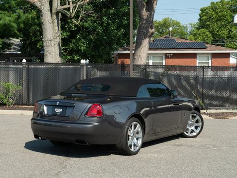 Used 2017 Rolls-Royce Dawn RWD image 42