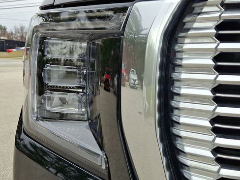 Certified 2024 GMC Yukon XL Denali image 28