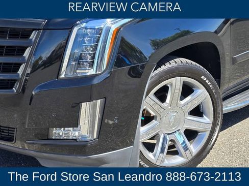 Used 2018 Cadillac Escalade Luxury AWD/4WD image 10