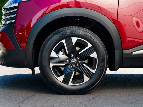 New 2025 Nissan Kicks SV w/ SV Premium Package image 7