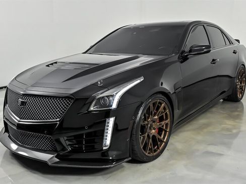 Used 2019 Cadillac CTS V w/ Carbon Fiber Package RWD image 5