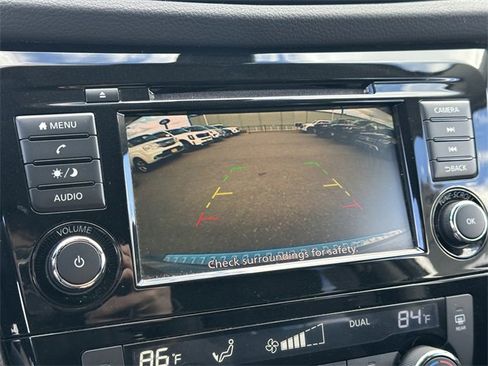 Used 2020 Nissan Rogue SV image 22