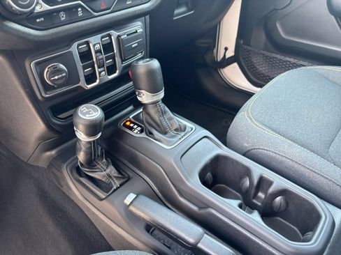 Used 2025 Jeep Wrangler Unlimited Sport AWD/4WD image 40