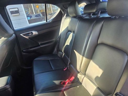 Used 2013 Lexus CT 200h w/ Premium Pkg w/Backup Camera FWD image 11