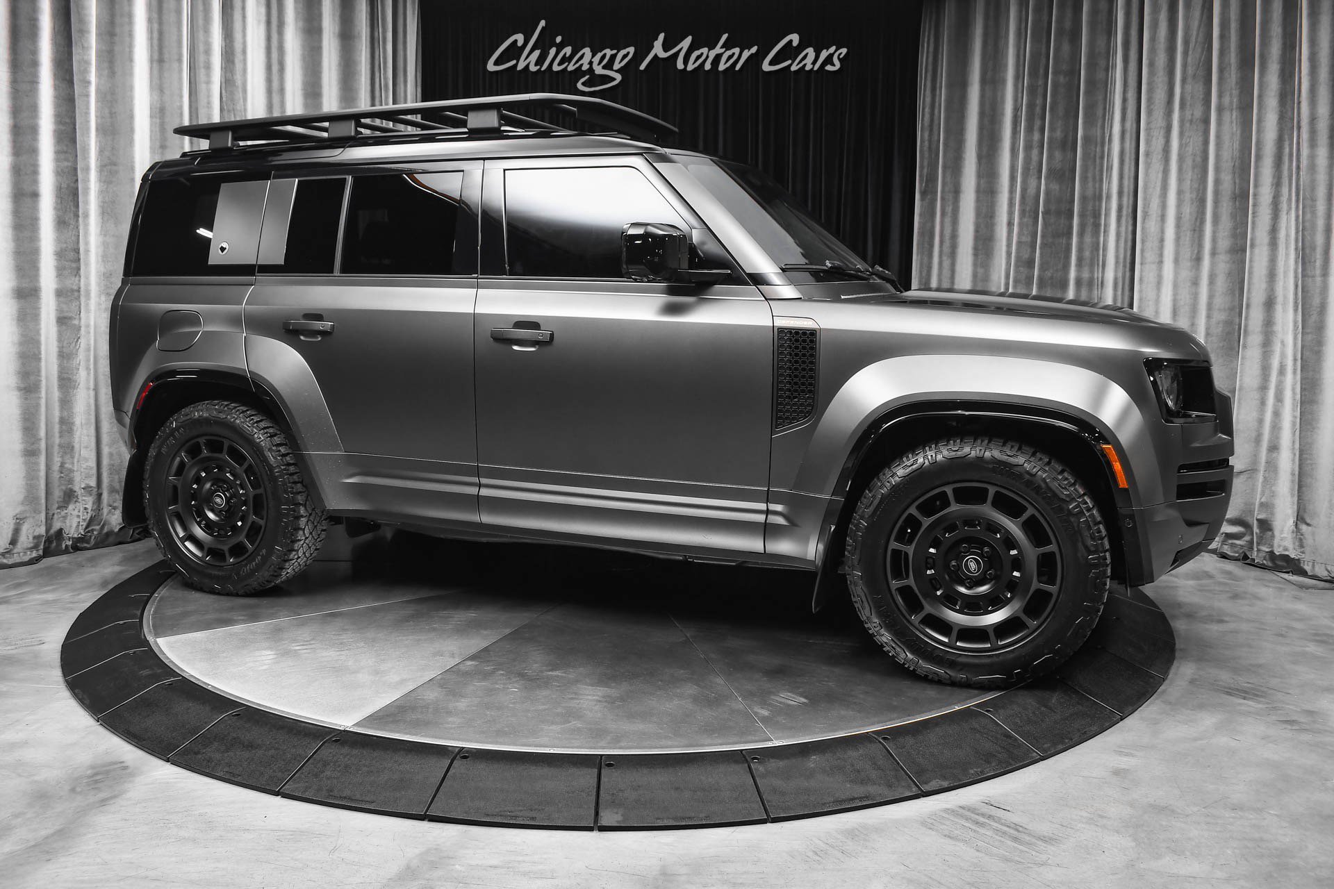 Used 2025 Land Rover Defender 110 AWD/4WD image 6