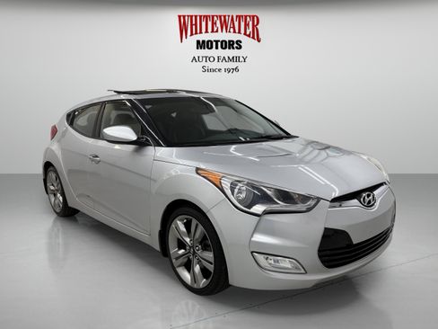 Used 2013 Hyundai Veloster w/ Style Pkg FWD image 5