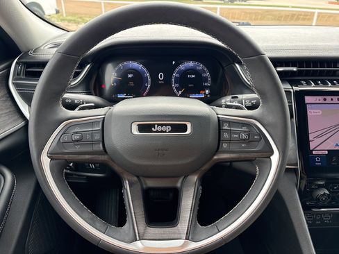 Used 2023 Jeep Grand Cherokee L Limited image 44