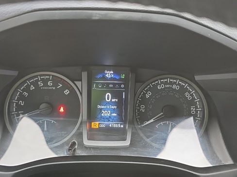 Used 2023 Toyota Tacoma TRD Sport image 16