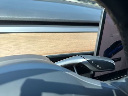 Used 2018 Tesla Model 3 Long Range AWD/4WD image 17