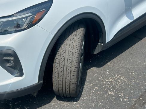 Used 2025 Ford Escape Platinum AWD/4WD image 51