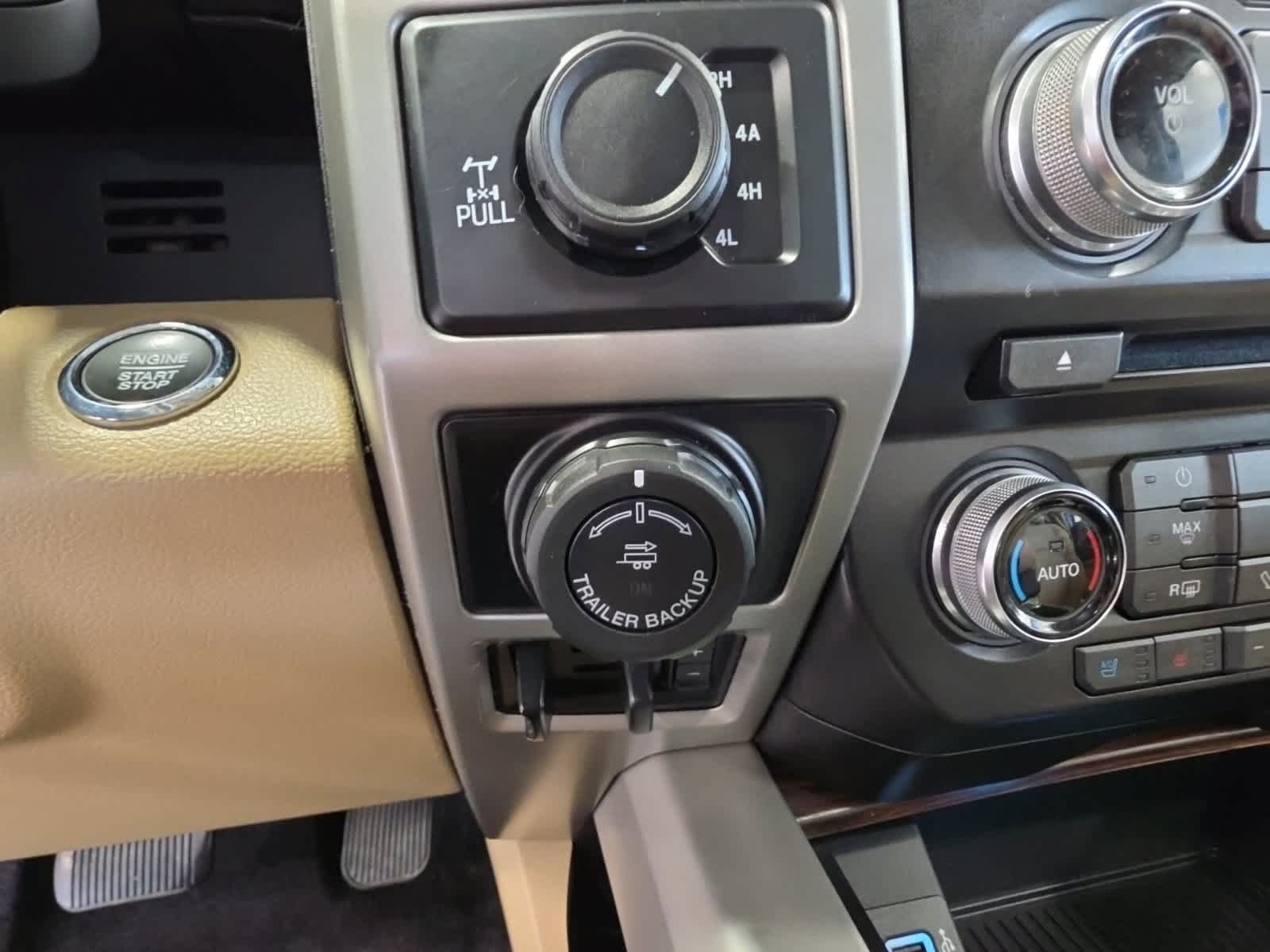Used 2017 Ford F150 Lariat w/ Equipment Group 502A Luxury AWD/4WD image 34
