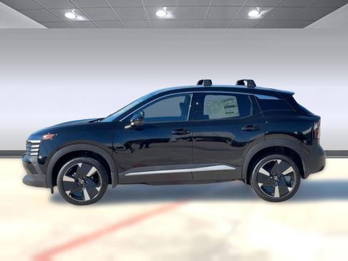 New 2026 Nissan Kicks SR w/ Cold Weather Package image 2