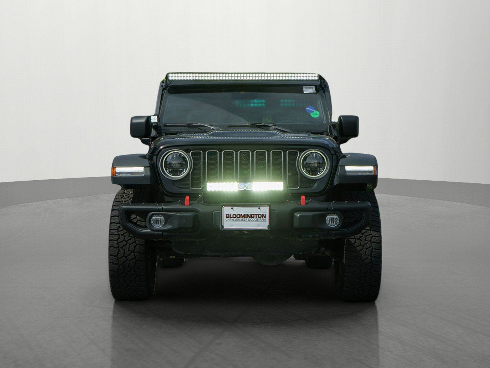 Used 2025 Jeep Gladiator Rubicon w/ Technology Group AWD/4WD image 2