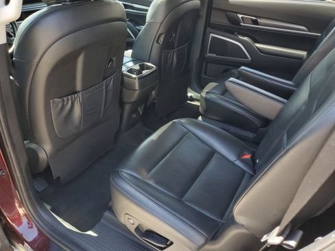 Used 2022 Kia Telluride S FWD image 7