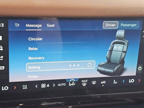 Used 2025 Lincoln Navigator Reserve AWD/4WD image 12