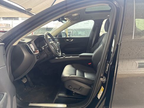 Certified 2024 Volvo XC60 B5 Plus w/ Protection Package Premier AWD/4WD image 9