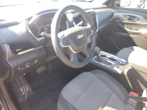 Used 2023 Chevrolet Traverse LT image 17