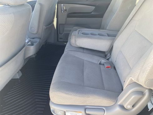 Used 2016 Honda Odyssey SE image 18