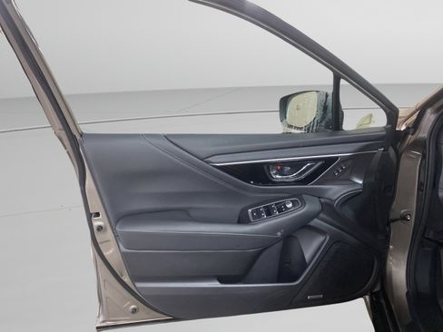 Used 2023 Subaru Outback Limited image 13