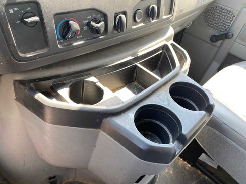 Used 2017 Ford E-450 and Econoline 450 Super Duty image 6