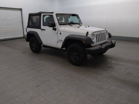Used 2016 Jeep Wrangler Sport w/ Connectivity Group AWD/4WD image 11