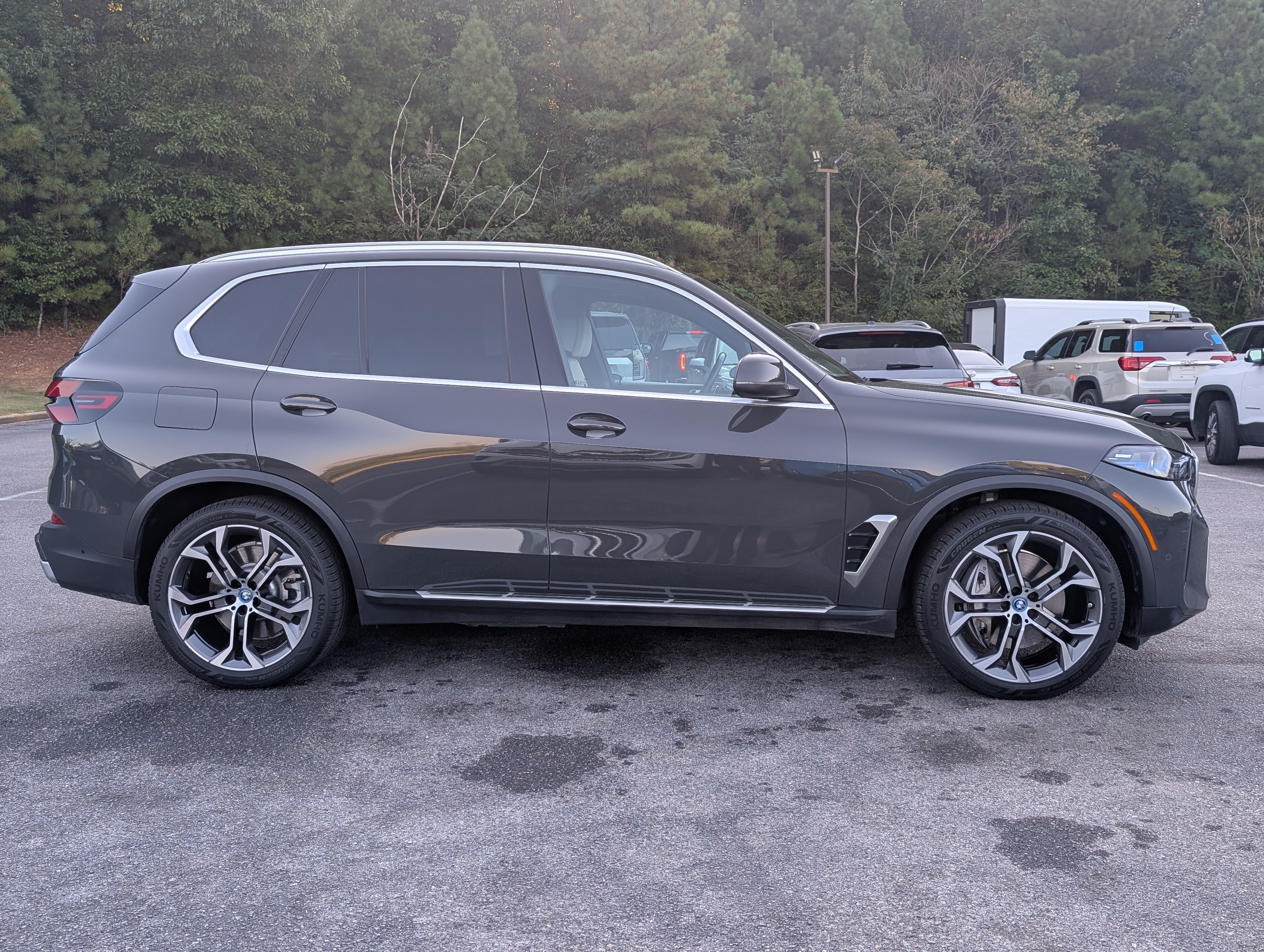 Used 2025 BMW X5 xDrive50e w/ Premium Package AWD/4WD image 10