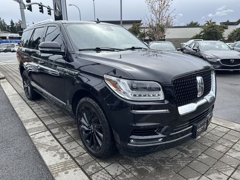 Used 2021 Lincoln Navigator Reserve AWD/4WD image 4