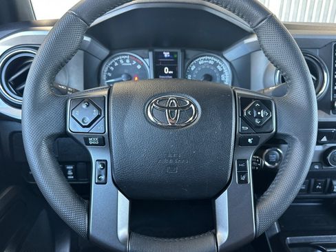 Certified 2022 Toyota Tacoma TRD Off-Road w/ Technology Package RWD image 21