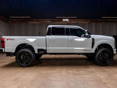 Used 2026 Ford F250 Platinum image 11