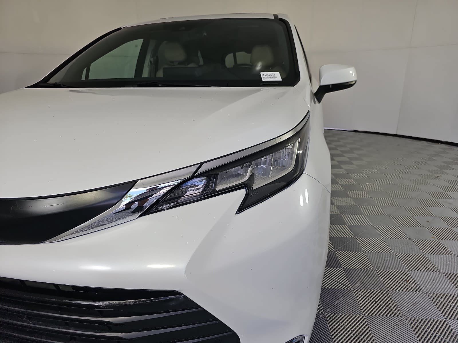 Used 2022 Toyota Sienna XLE FWD image 28