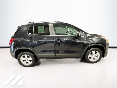 Used 2015 Chevrolet Trax LT image 4