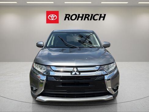 Used 2018 Mitsubishi Outlander LE FWD image 2
