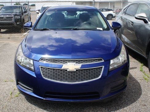 Used 2012 Chevrolet Cruze LT FWD image 2