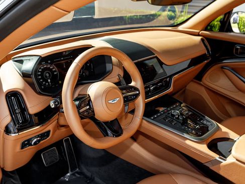 Used 2025 Aston Martin DBX 707 image 38