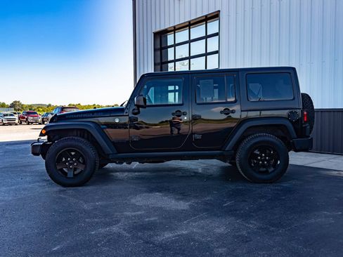 Used 2017 Jeep Wrangler Unlimited Sport AWD/4WD image 2