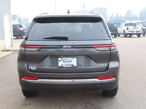 Used 2023 Jeep Grand Cherokee Limited AWD/4WD image 12