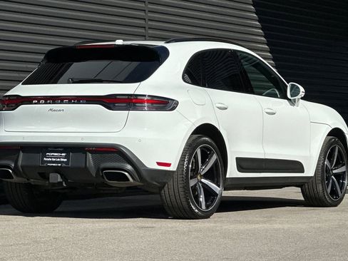 Used 2025 Porsche Macan image 8