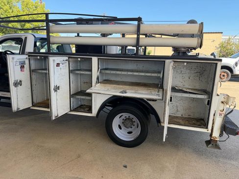 Used 2017 Ford F550 2WD Regular Cab Super Duty image 54