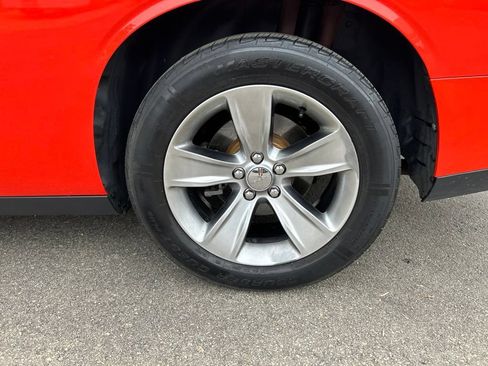 Used 2018 Dodge Challenger SXT RWD image 10