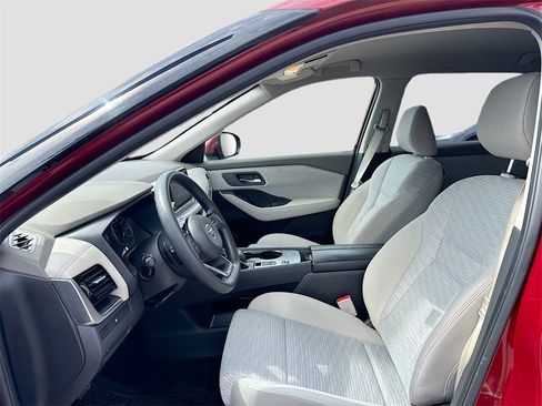 Used 2021 Nissan Rogue SV image 10