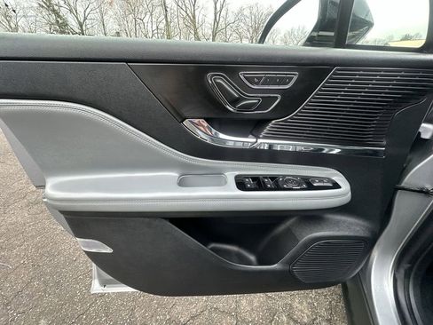 Used 2022 Lincoln Corsair AWD w/ Premium Package image 13