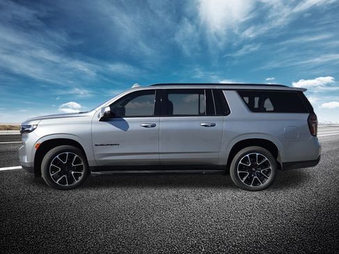 Used 2024 Chevrolet Suburban RST w/ Luxury Package image 16